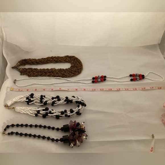 Four beaded necklaces lot - Picture 8 of 8